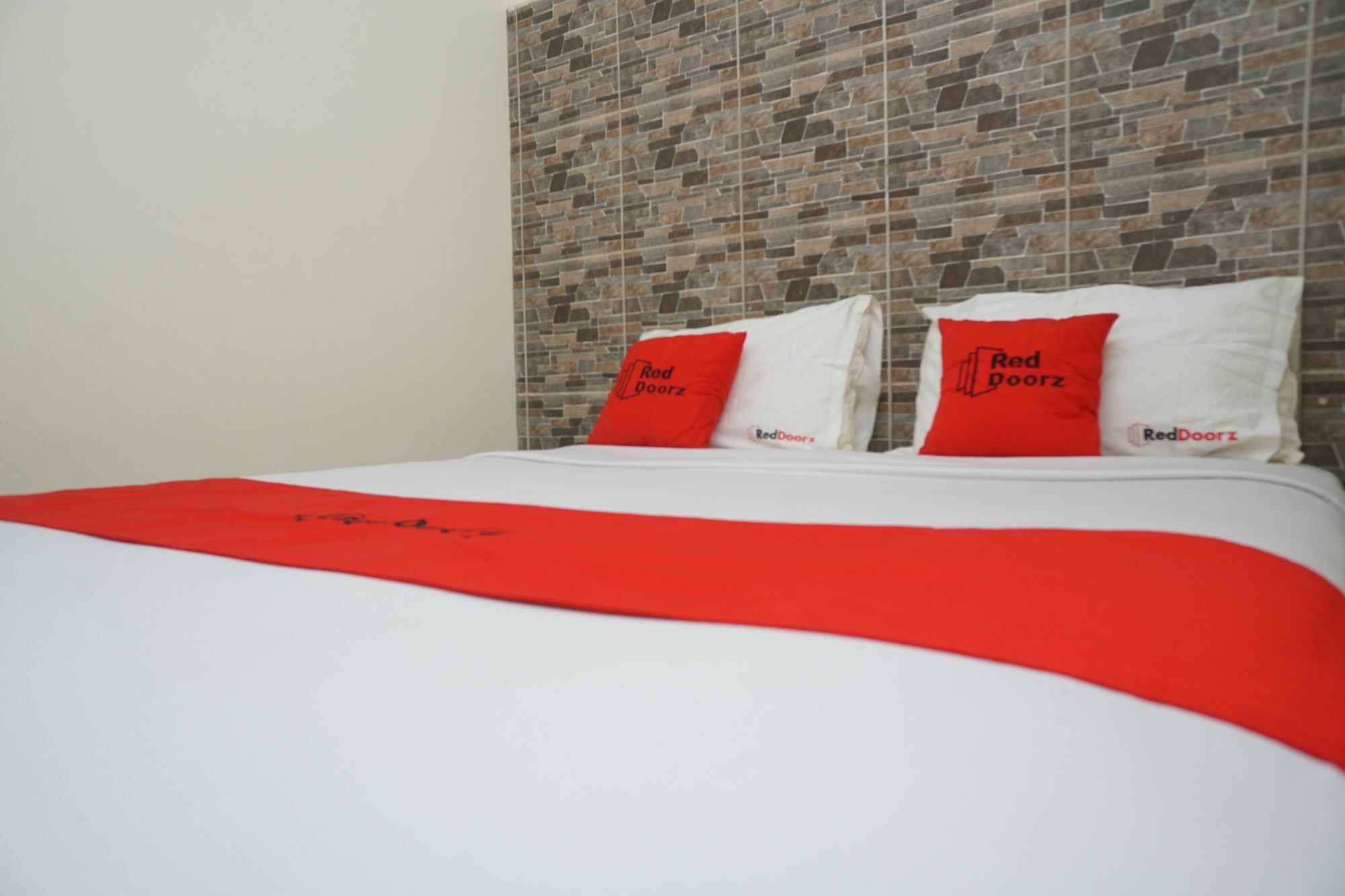 Reddoorz Plus @ Ciumbuleuit Area Bandung Ngoại thất bức ảnh