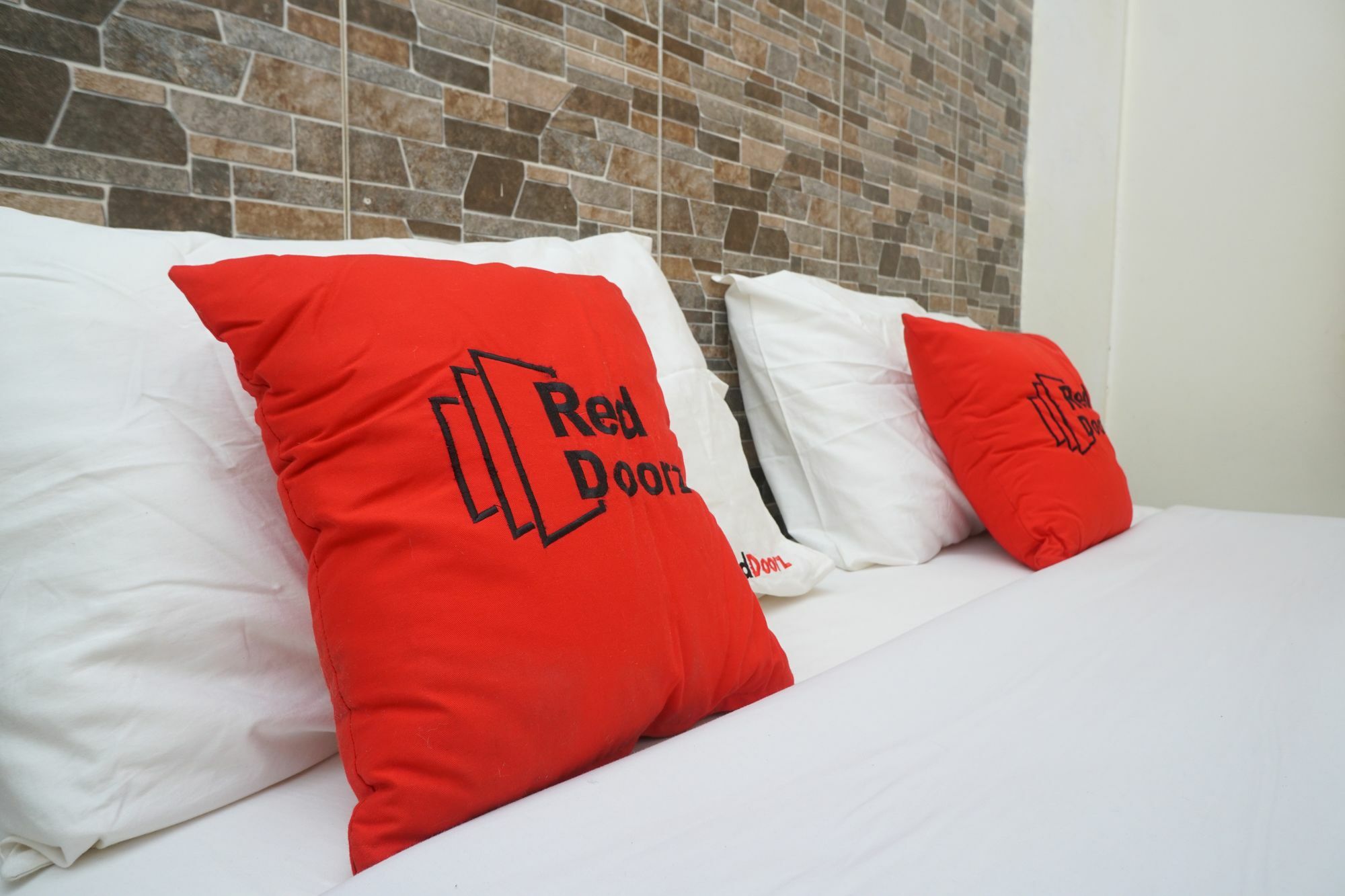 Reddoorz Plus @ Ciumbuleuit Area Bandung Ngoại thất bức ảnh