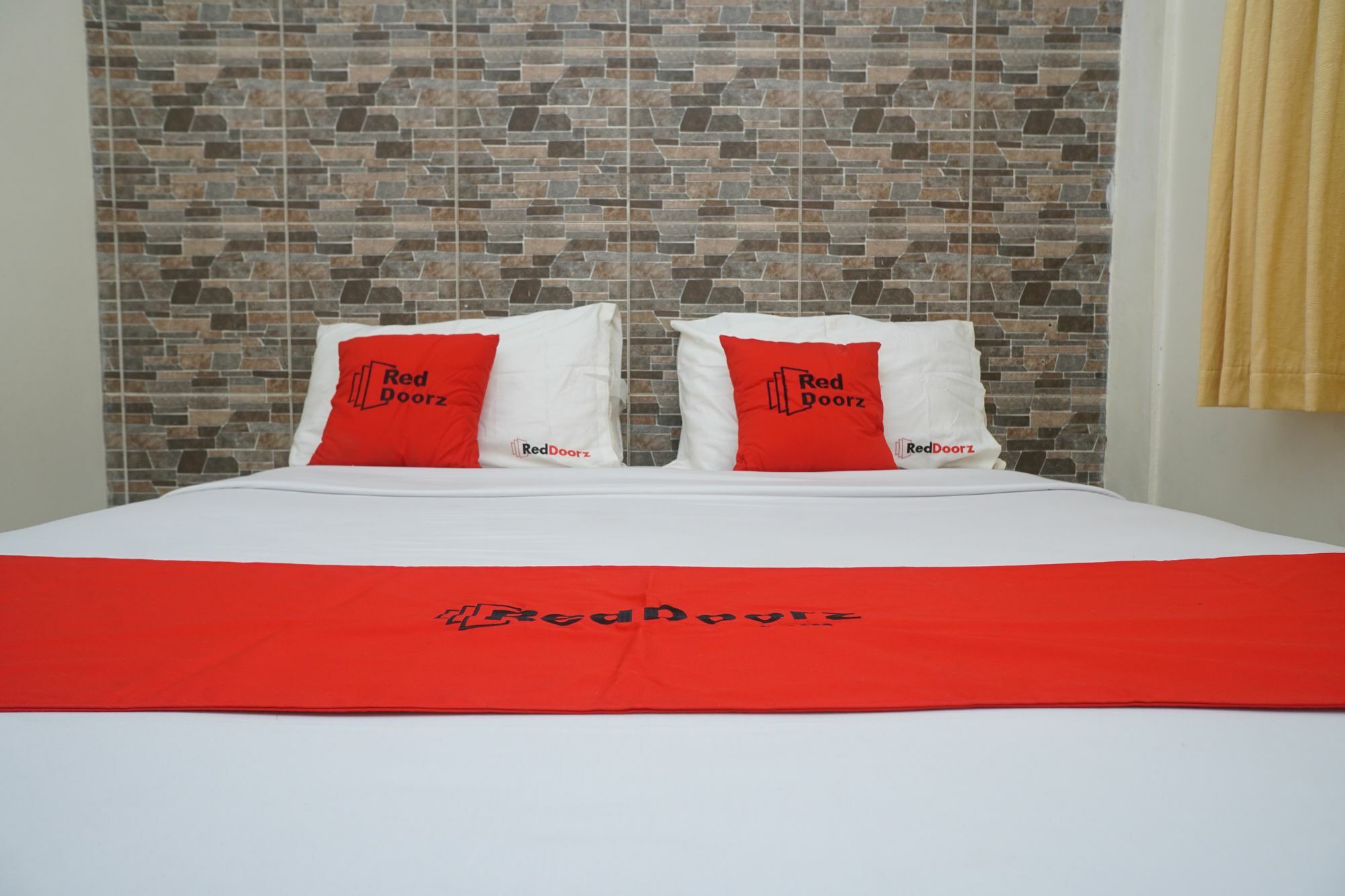Reddoorz Plus @ Ciumbuleuit Area Bandung Ngoại thất bức ảnh