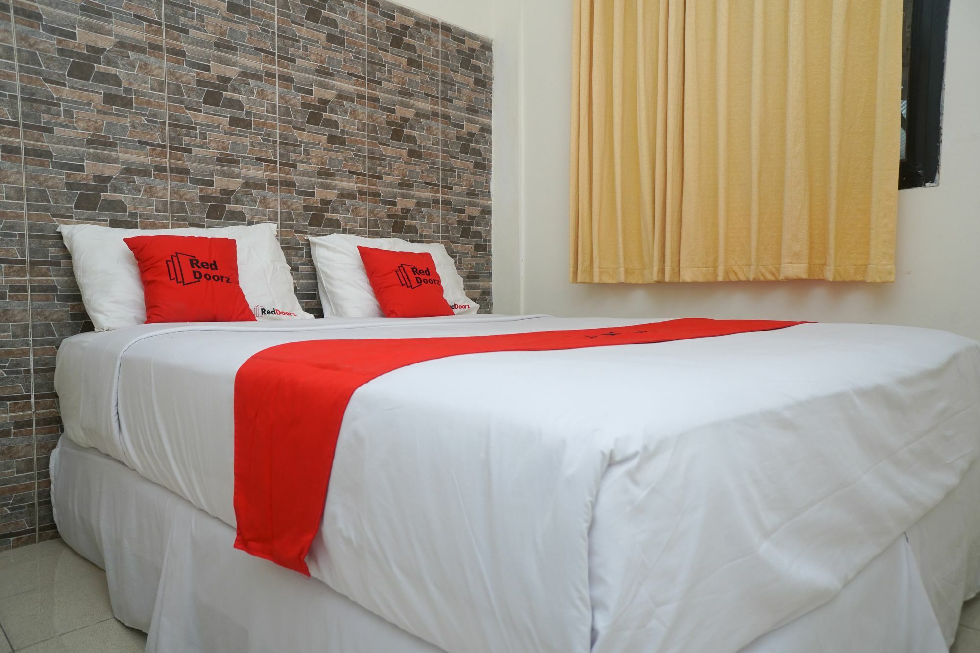 Reddoorz Plus @ Ciumbuleuit Area Bandung Ngoại thất bức ảnh